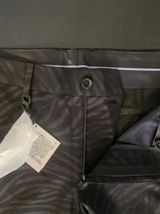 Pantalón negro ajustado Zara Hombre Estampado