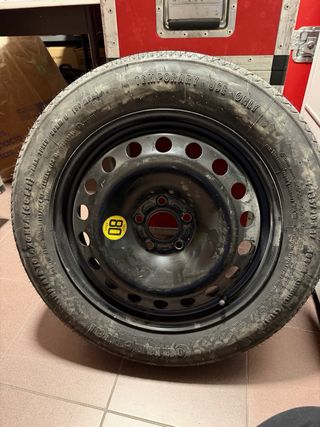 rueda repuesto sin utilizar