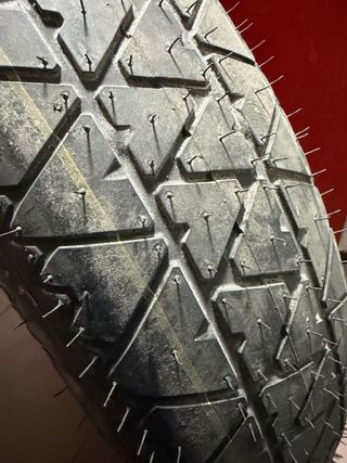 rueda repuesto sin utilizar