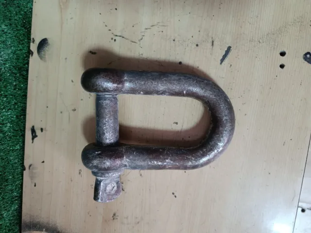 Grillete o bulón de acero para remolque