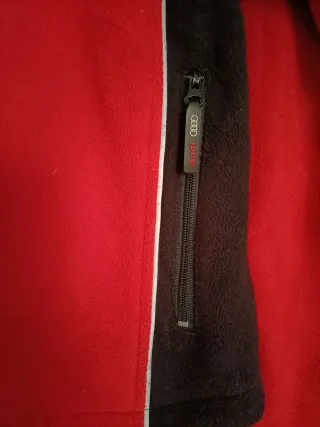 Chaqueta Audi Polar Roja y Negra Talla S