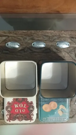 Latas antiguas de colección Wright's y Old Tom