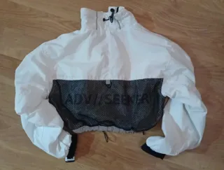 Cazadora Bershka reflectante xs