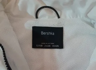 Cazadora Bershka reflectante xs