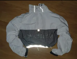 Cazadora Bershka reflectante xs