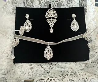 Aderezo de fallera a estrenar plata