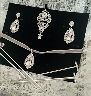 Aderezo de fallera a estrenar plata