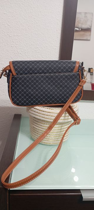 Bolso bandolera negro y marrón