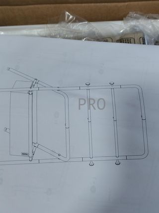 Porta Asciugamani VASAGLE a Piedi, Libreria Pieghevole con 4 Ganci, Borsa in Tessuto, 98,6 cm di Altezza, per Camera da Letto, Soggiorno, Bagno, Bianco Perla e Marrone Cammello LLS020W01