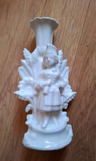 Candelabri in Porcellana Bianca Stile Isabelino