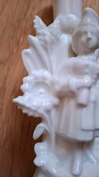 Candelabri in Porcellana Bianca Stile Isabelino