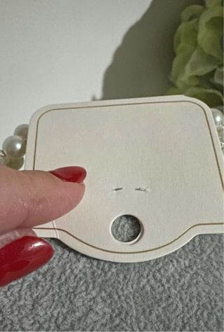 Colar com flor preta e pérolas