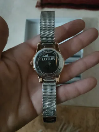 Reloj Lotus Mujer Dorado y Plateado. Nuevo.
