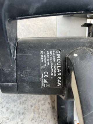 Sierra Circular DEKO con rayo láser.