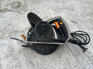 Sierra Circular DEKO con rayo láser.