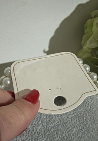 Colar com flor verde e pérolas