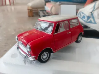 Coche a escala Morris Mini Cooper Rojo
