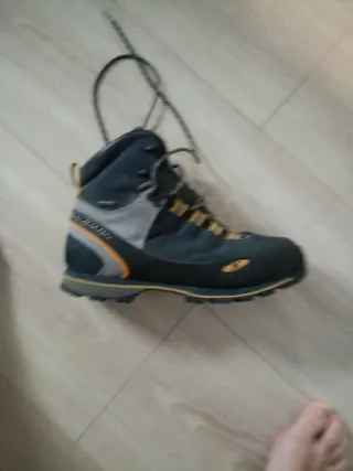 Botas de montaña Salomon T44 Gore-Tex