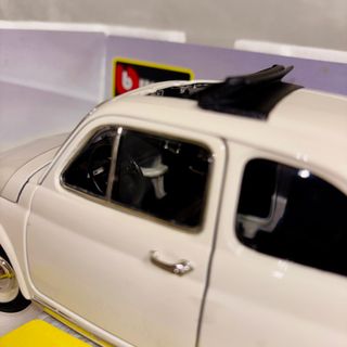 Burago Fiat 500 L 1:18 Gold Collezione