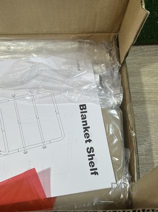 Porta Asciugamani VASAGLE a Piedi, Libreria Pieghevole con 4 Ganci, Borsa in Tessuto, 98,6 cm di Altezza, per Camera da Letto, Soggiorno, Bagno, Bianco Perla e Marrone Cammello LLS020W01