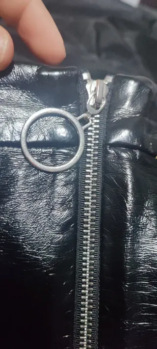 Falda Zara efecto piel cremallera frontal