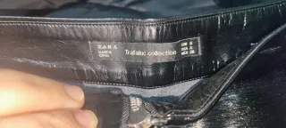 Falda Zara efecto piel cremallera frontal