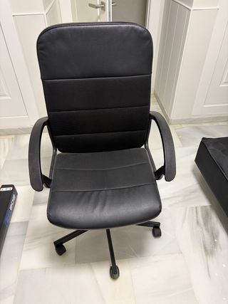 Poltrona da ufficio nera