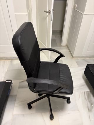 Poltrona da ufficio nera