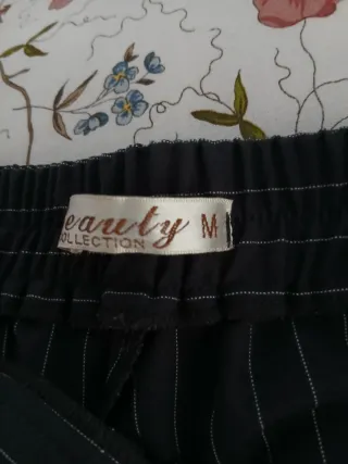 Pantalón de vestir azul marino con rayas