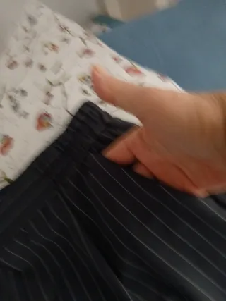 Pantalón de vestir azul marino con rayas