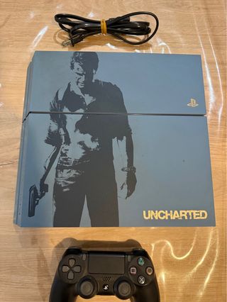 PS4 Uncharted Edición Limitada + Mando