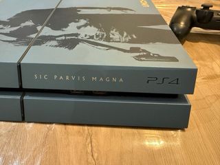 PS4 Uncharted Edición Limitada + Mando