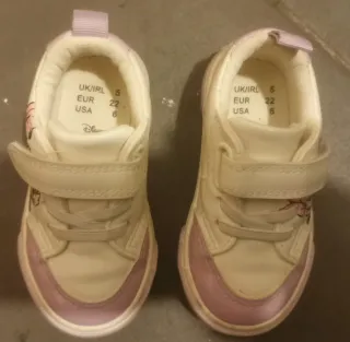 Lote 2 zapatillas talla 22 Bache y Primark