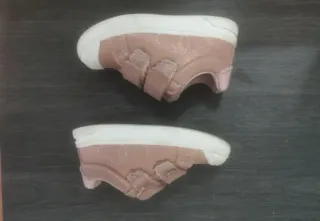 Lote 2 zapatillas talla 22 Bache y Primark