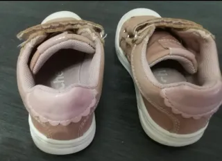 Lote 2 zapatillas talla 22 Bache y Primark