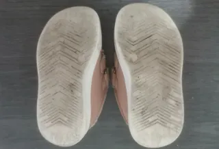 Lote 2 zapatillas talla 22 Bache y Primark