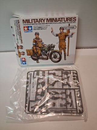 Modello Tamiya BSA M20 Moto della Polizia Scala 1/35