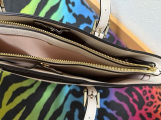 Bolso Guess Beige y Negro