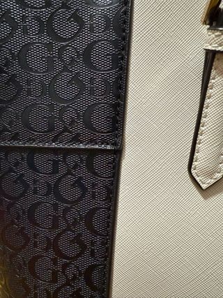 Bolso Guess Beige y Negro