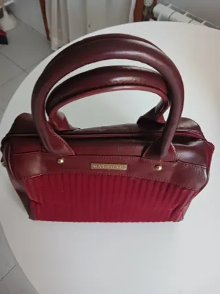 Bolso mediano de hombro Granate