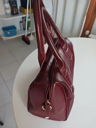 Bolso mediano de hombro Granate