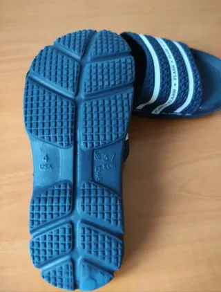 Chanclas azules FLASH