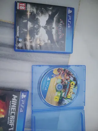 PS4 (PlayStation 4) Gris + 2 Mandos + 4 giochi