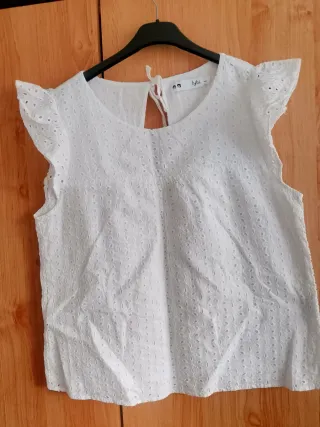 Camisa blanca manga corta bordada