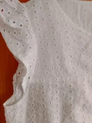 Camisa blanca manga corta bordada