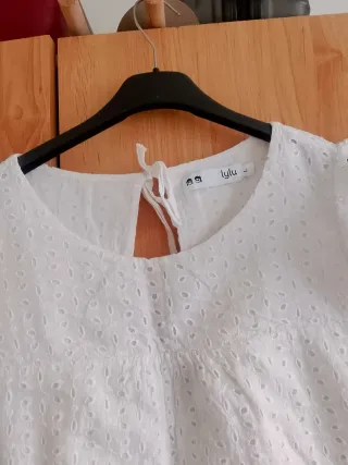 Camisa blanca manga corta bordada