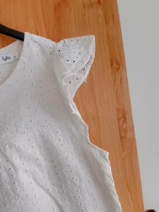 Camisa blanca manga corta bordada