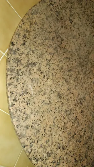 Pieza de mármol ovalada