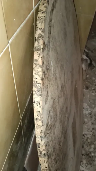 Pieza de mármol ovalada