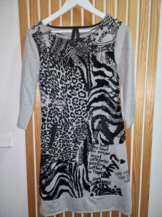 Lote de 4 vestidos diferentes